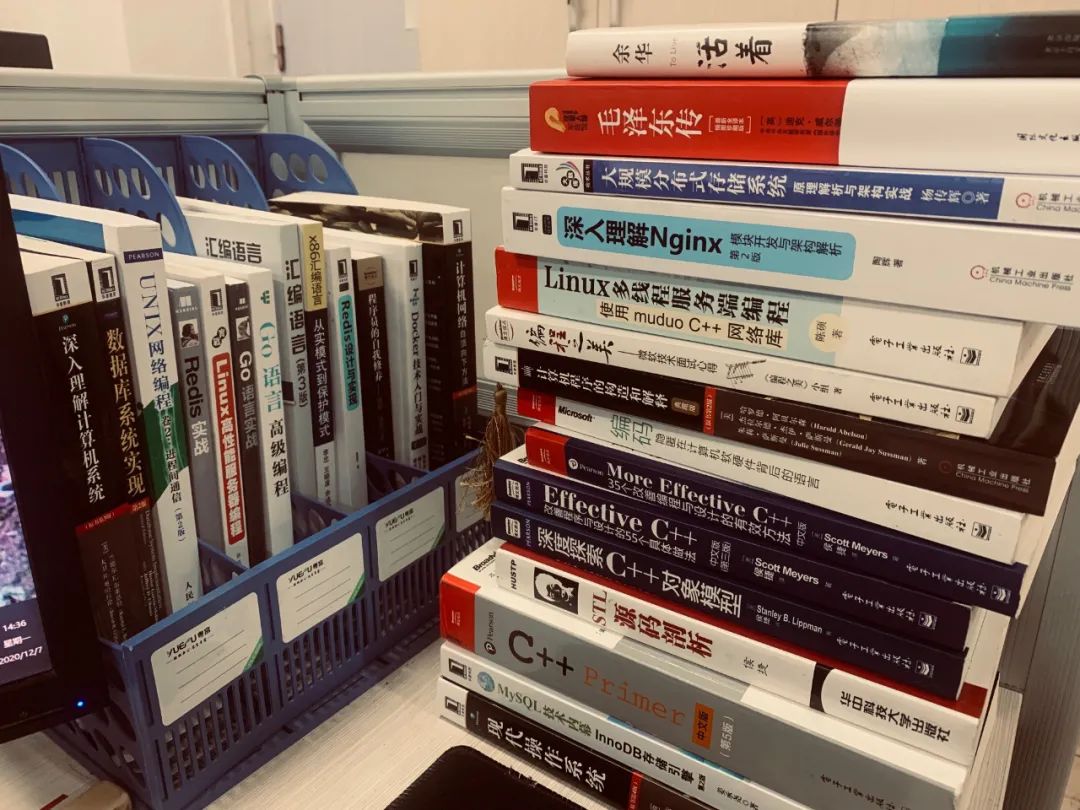 以前读研时的书桌